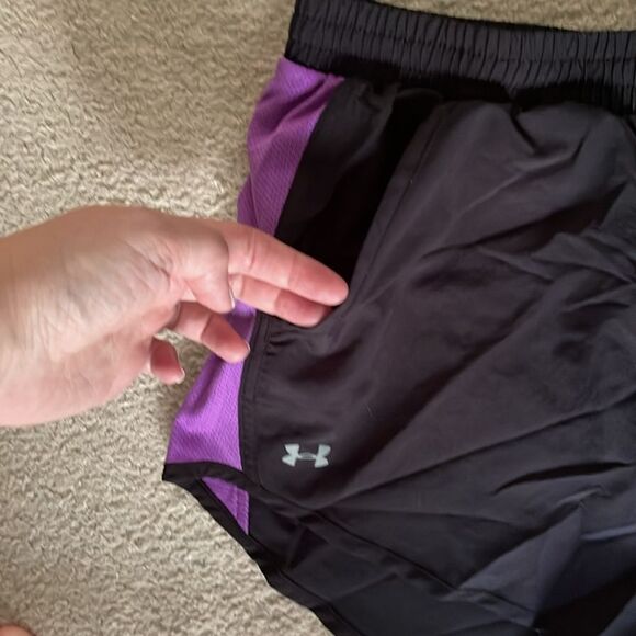Under Armour Athletic Shorts with POCKETS - Picture 3 of 5
